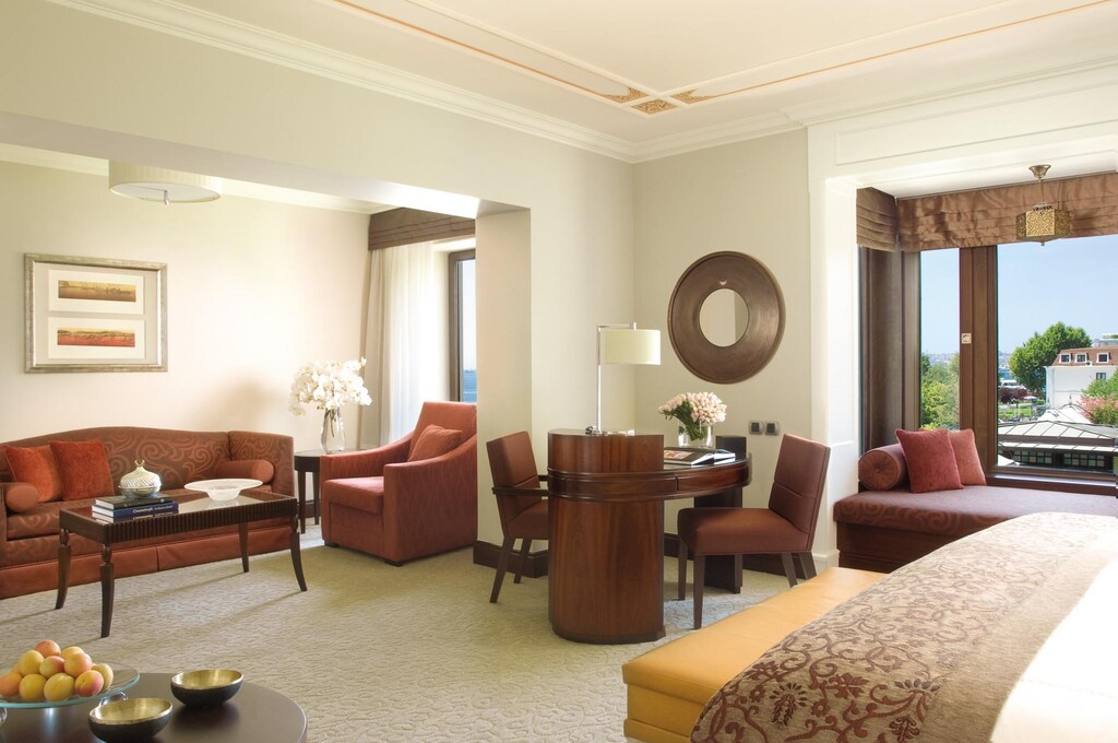 Four Seasons Hotel Istanbul at the Bosphorus Junior Suite, 1 King Bed