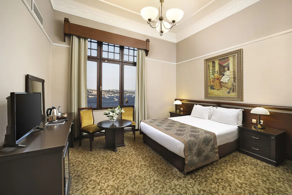 Legacy Ottoman Hotel Deluxe Room, King / Twin, Bosphorus View