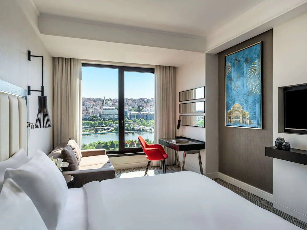 Mövenpick Hotel Istanbul Golden Horn Deluxe Room, 1 King Bed, Sea View