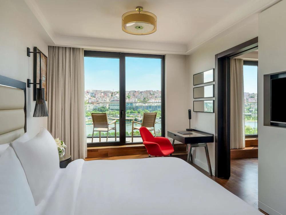 Mövenpick Hotel Istanbul Golden Horn Premium Room, 1 King Bed, Sea View